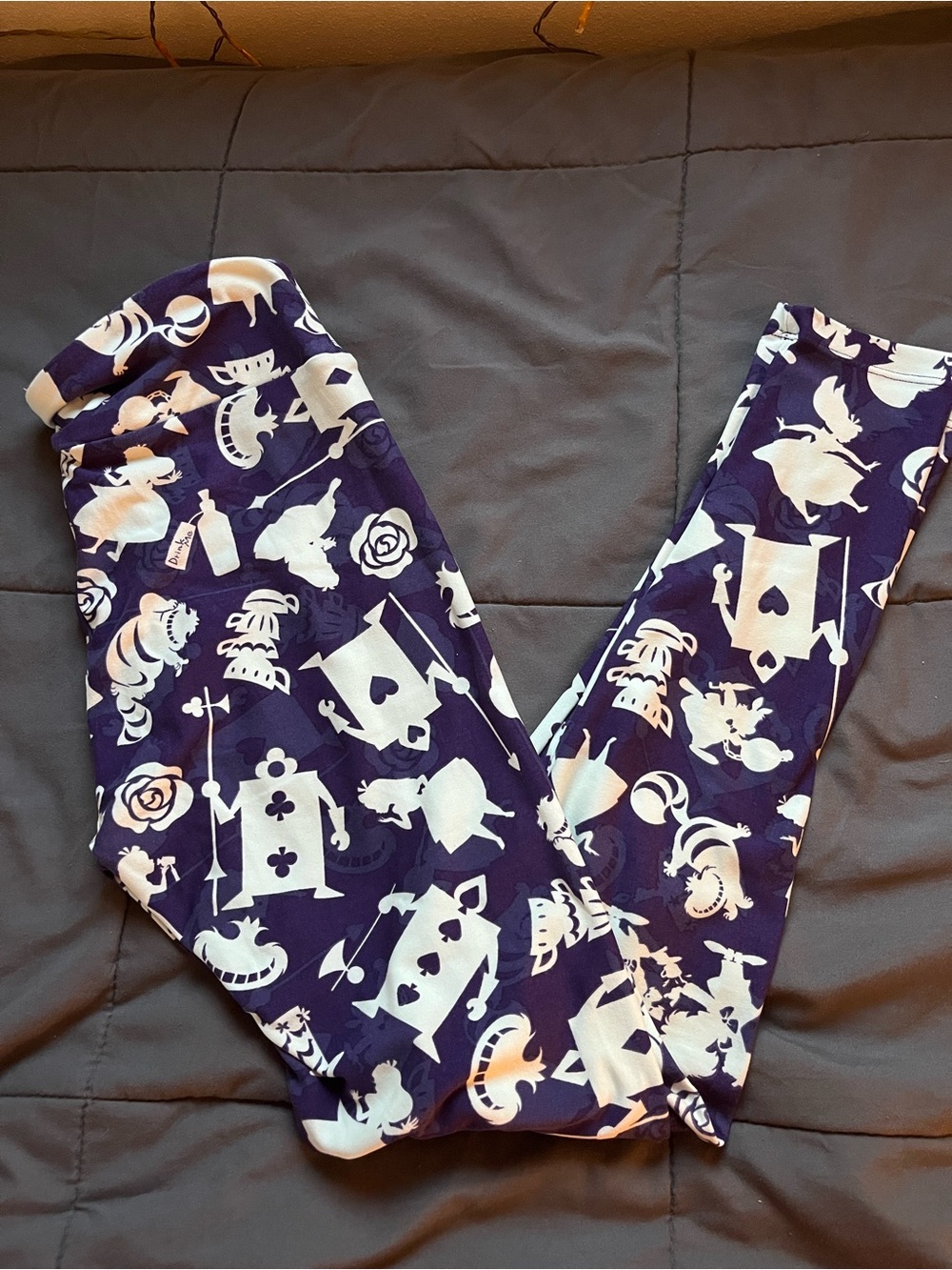 LuLaRoe Alice In Wonderland Disney Patterned Leggings